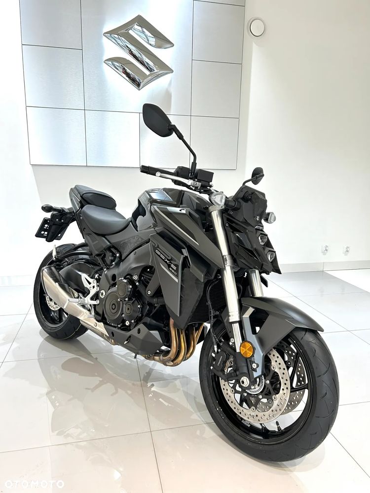 Suzuki GSX - 9