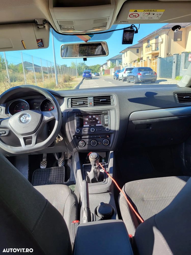 Volkswagen Jetta - 10