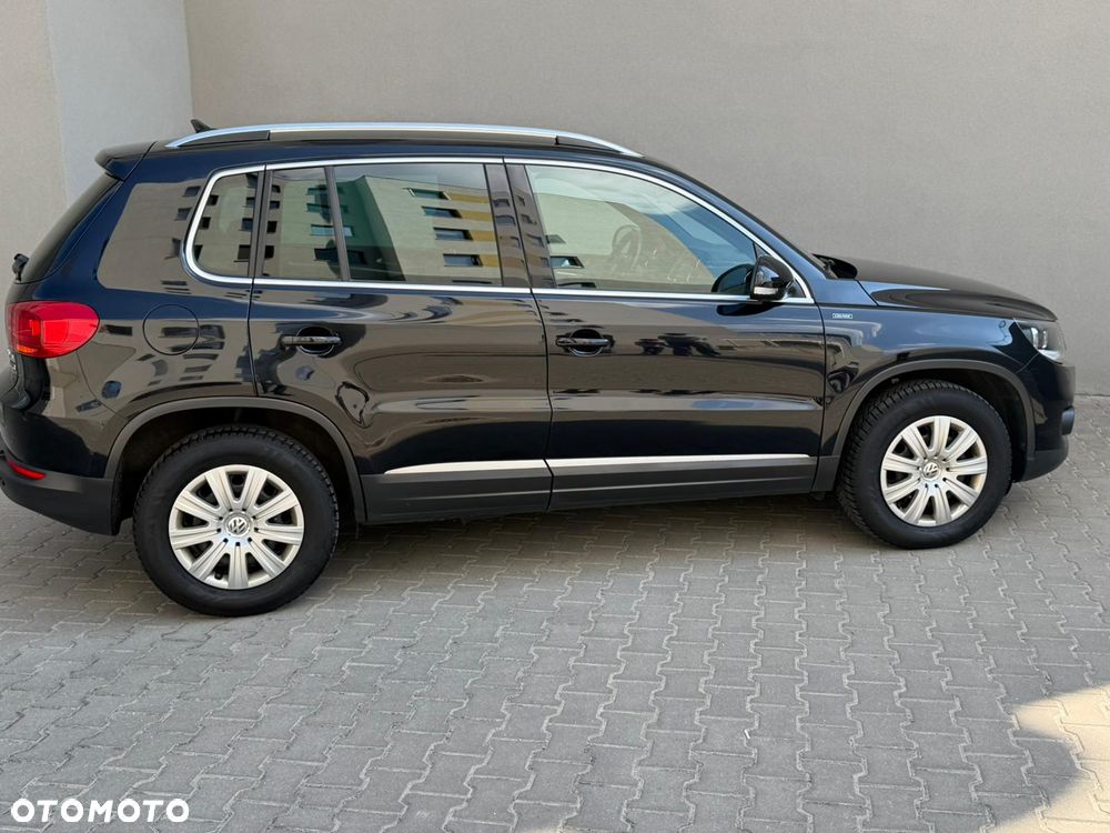 Volkswagen Tiguan 2.0 TDI DPF BlueMotion Technology Lounge Sport & Style - 9