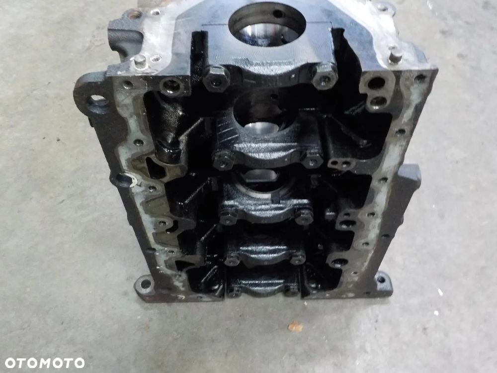 VW T5 2.0 TDI CAA BLOK SILNIKA - 6