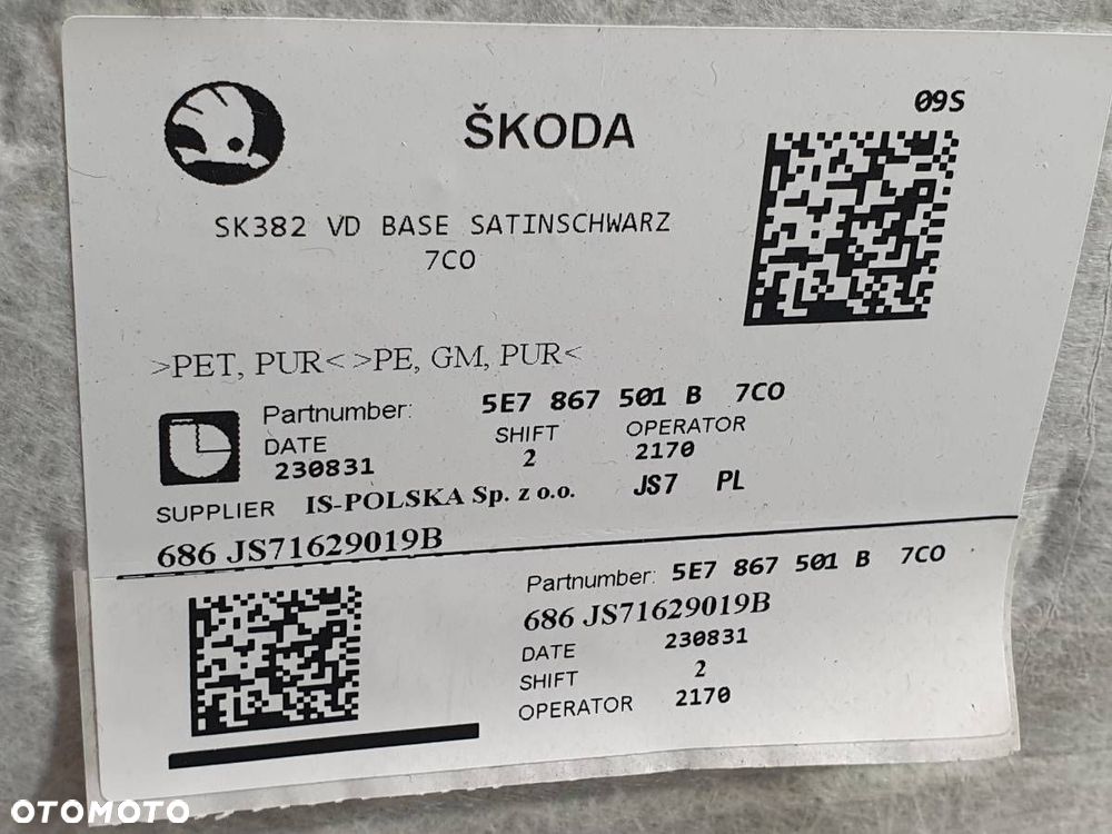 PODSUFITKA CZARNA SKODA OCTAVIA IV KOMBI 2023 EUROPA - 12