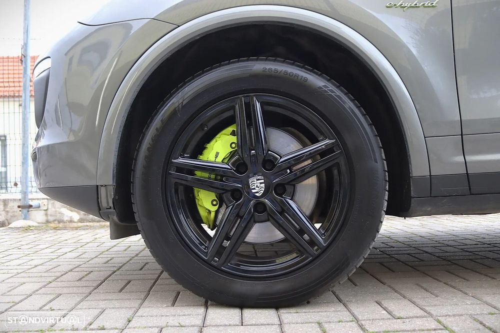 Porsche Cayenne S E-Hybrid - 8