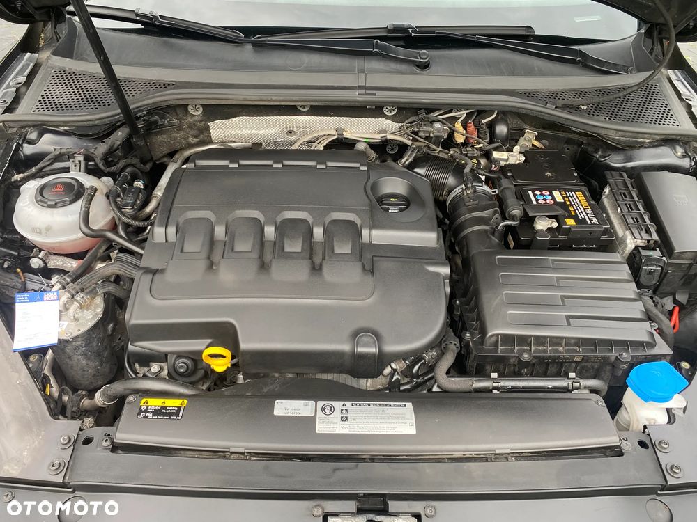 Volkswagen Passat 2.0 TDI SCR DSG Elegance - 22