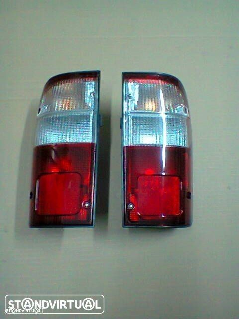 farolim stop toyota hilux ln165 1997-2001 (novos) - 1