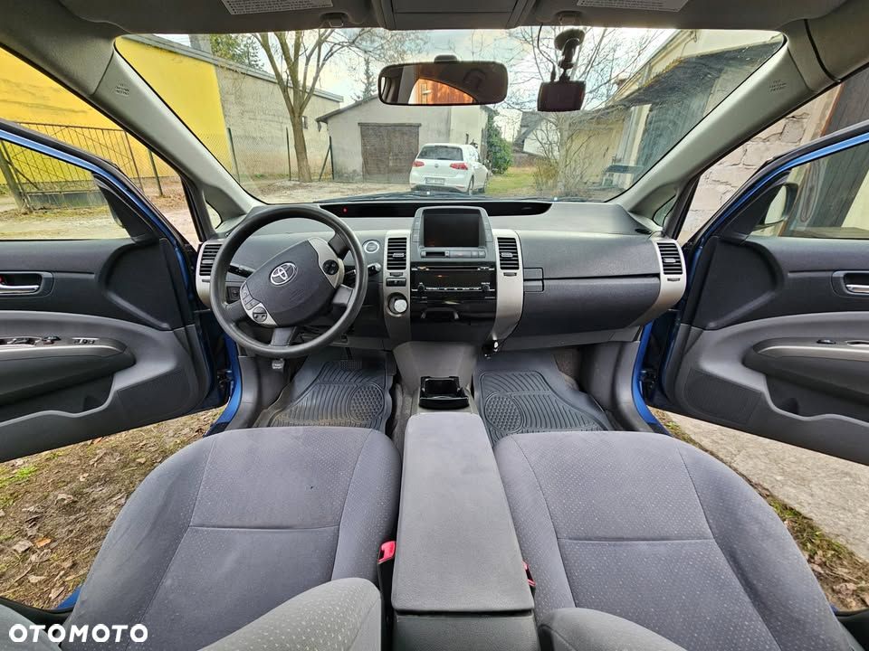 Toyota Prius 1.5 VVT-i Sol - 11