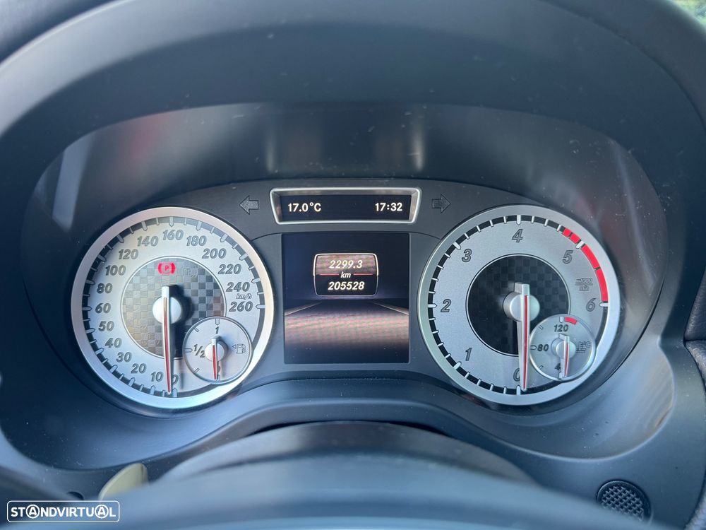 Mercedes-Benz A 180 CDi BE AMG Line - 11