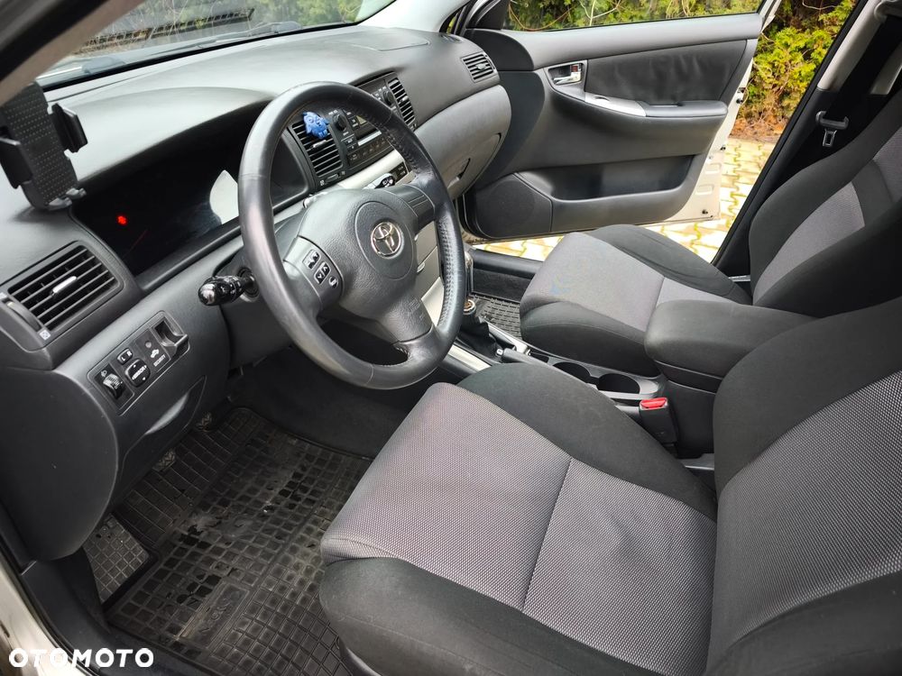 Toyota Corolla 2.0 D-4D Sol - 11