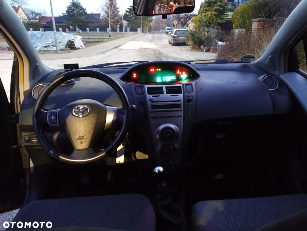 Toyota Yaris 1.33 VVT-i Cool - 28