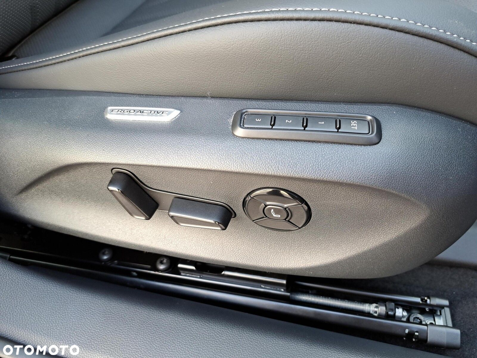 Volkswagen Passat 1.5 TSI EVO Elegance DSG - 39