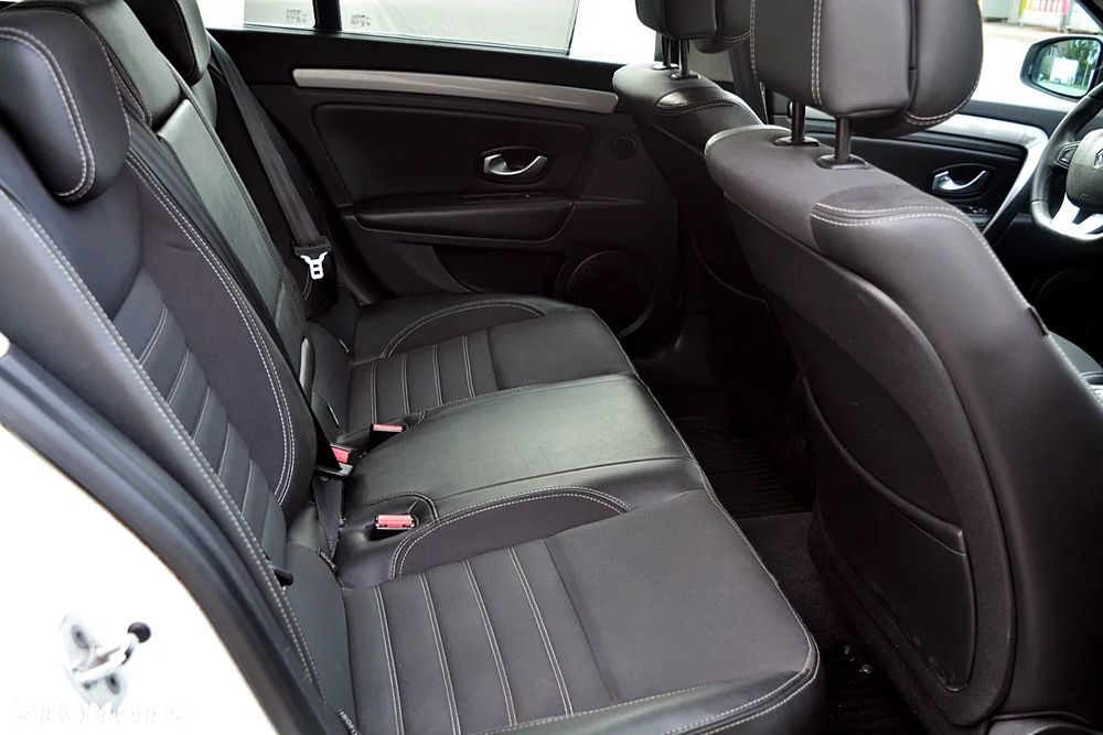 Renault Laguna dCi 150 FAP Start-Stop Limited - 23
