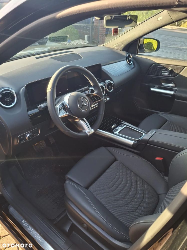 Mercedes-Benz GLA 180 d Progressive 8G-DCT - 16