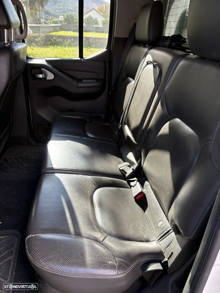 Nissan Navara 2.5 dCi CD LE Hi-Tech +P.Premium 4WD - 10