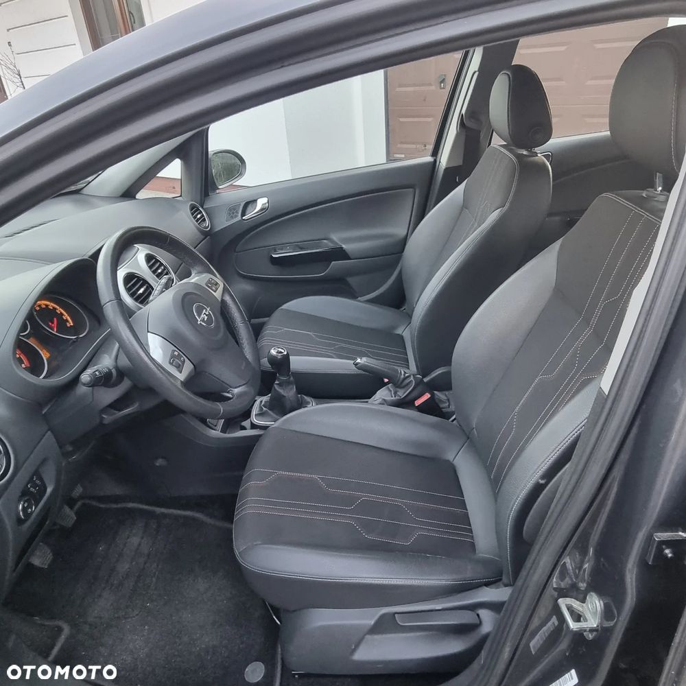 Opel Corsa 1.2 16V Cosmo - 18