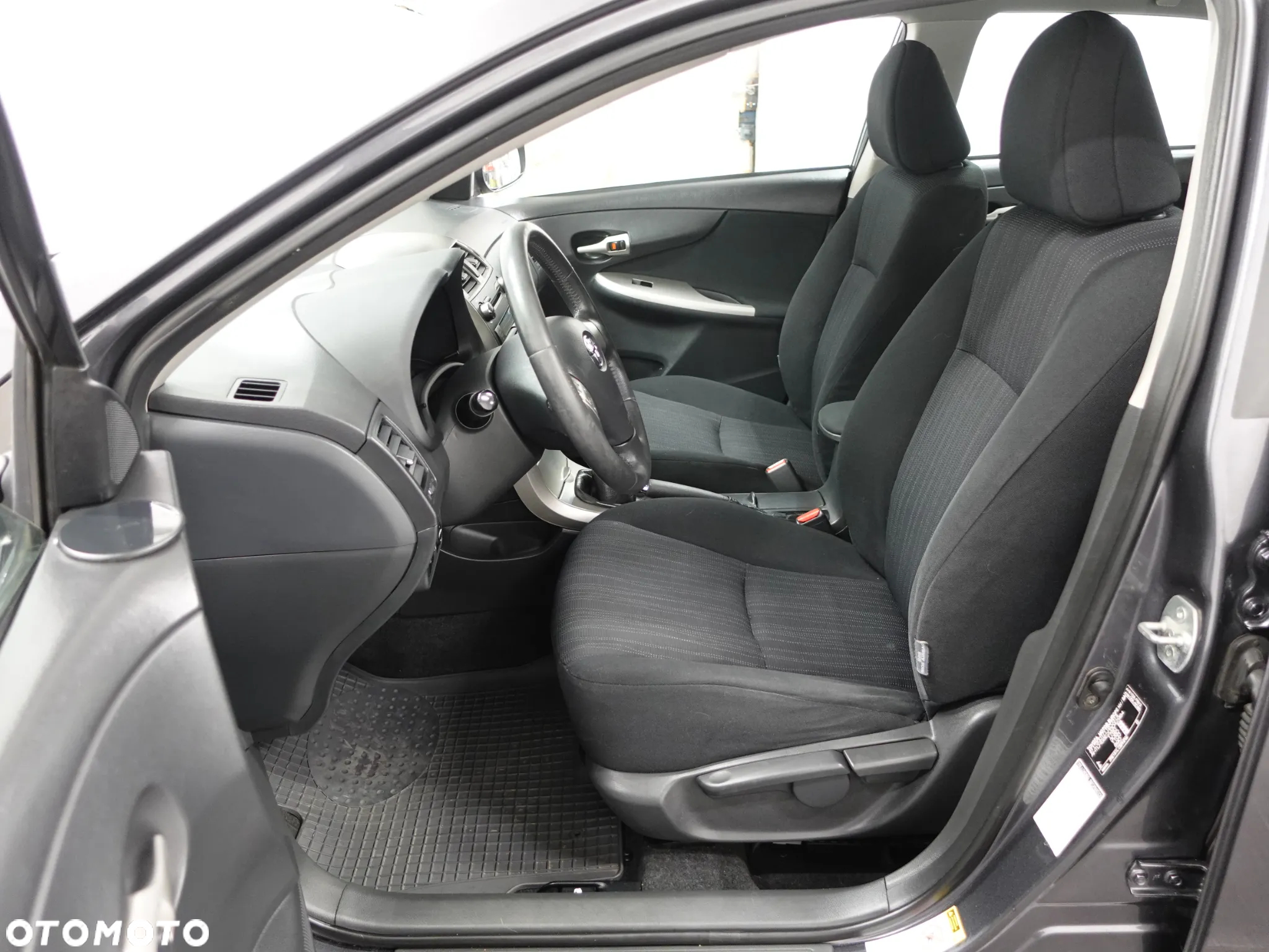 Toyota Corolla 1.6 Luna - 21