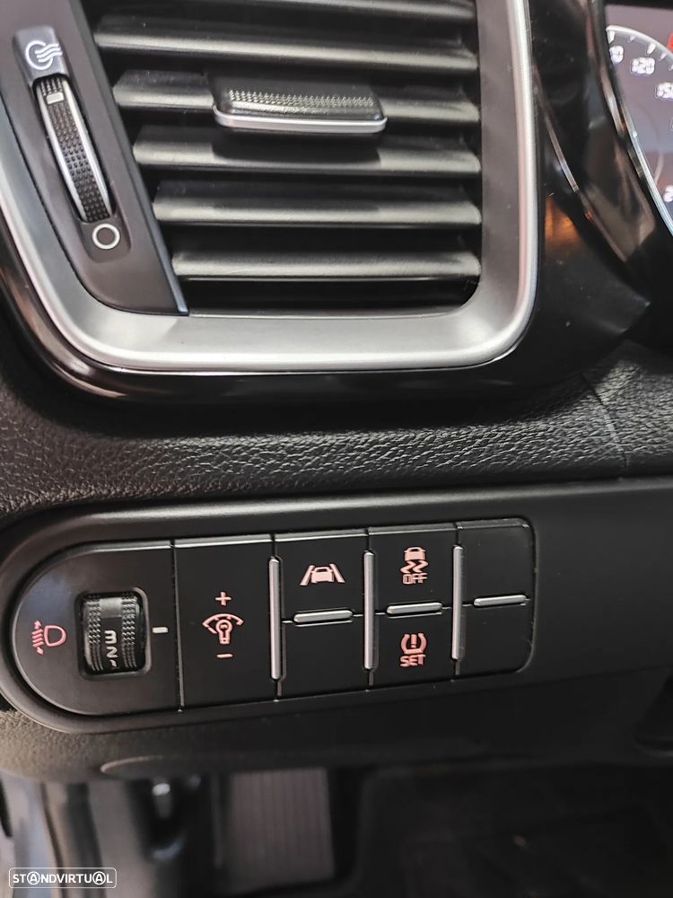 Kia Ceed 1.0 T-GDI TX+SRF - 23