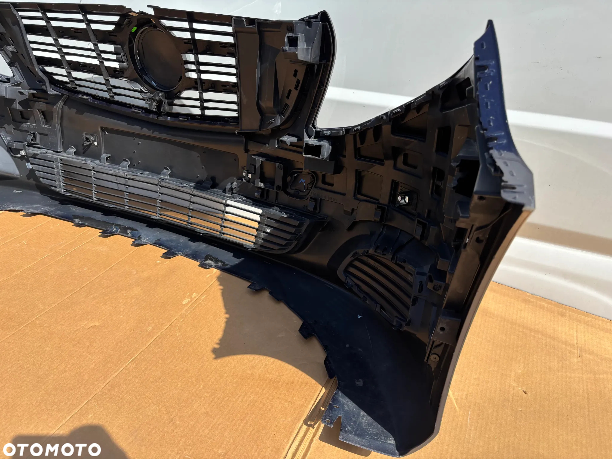 Mercedes Vito V Klasa Zderzak Przedni Grill Kratka Zderzaka Znaczek PDC Kamera Niebieski W447 447 A4478850025  A4478800283 A4478801901 A4478802001 - 12