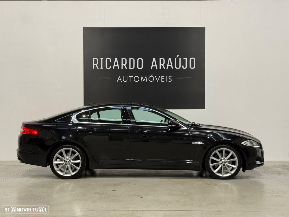 Jaguar XF 2.2 D Premium Luxury - 41