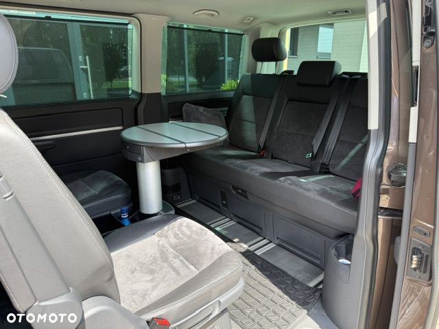 Volkswagen Multivan - 16