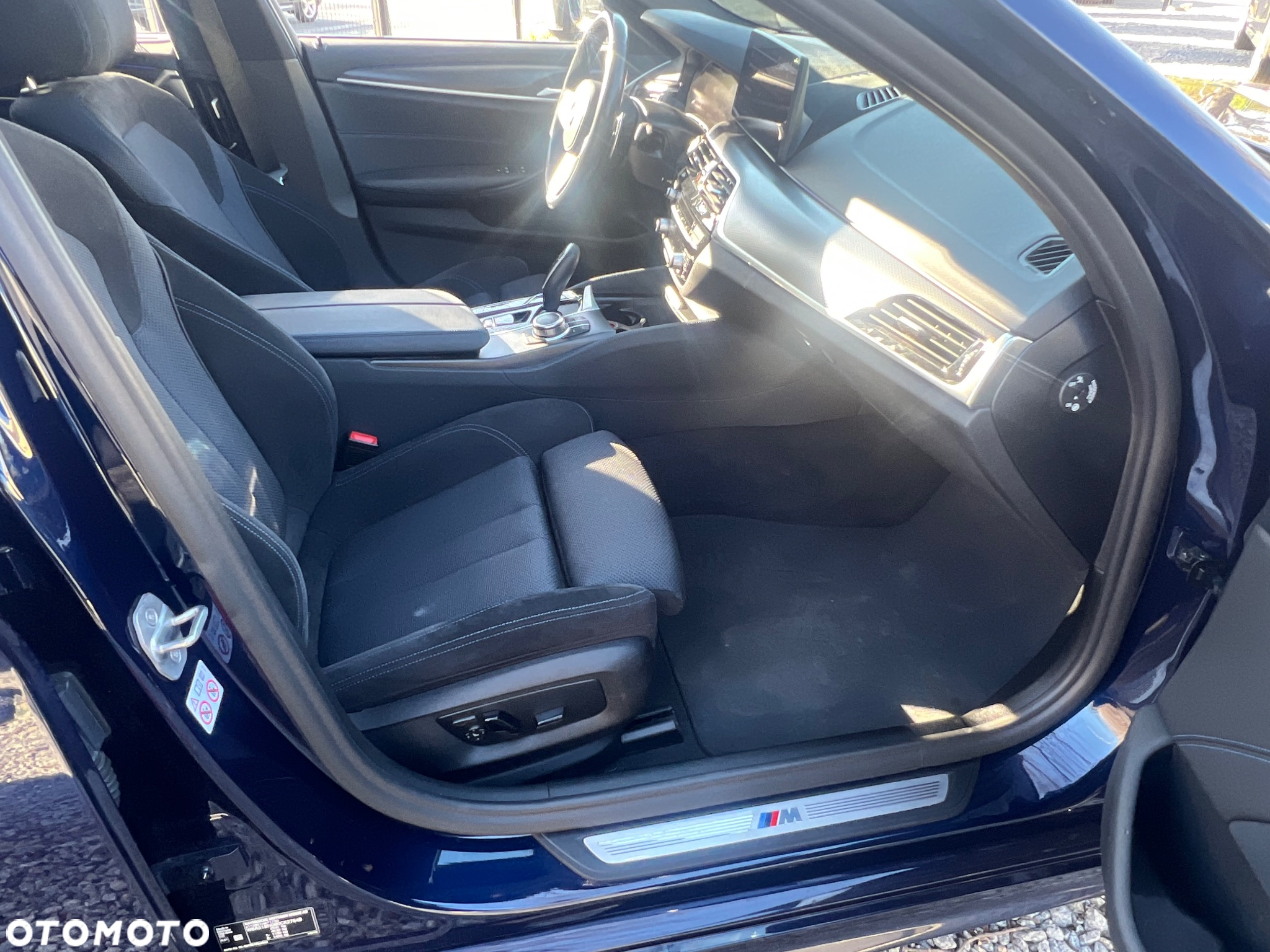 BMW Seria 5 520d xDrive Touring M Sport Edition - 14