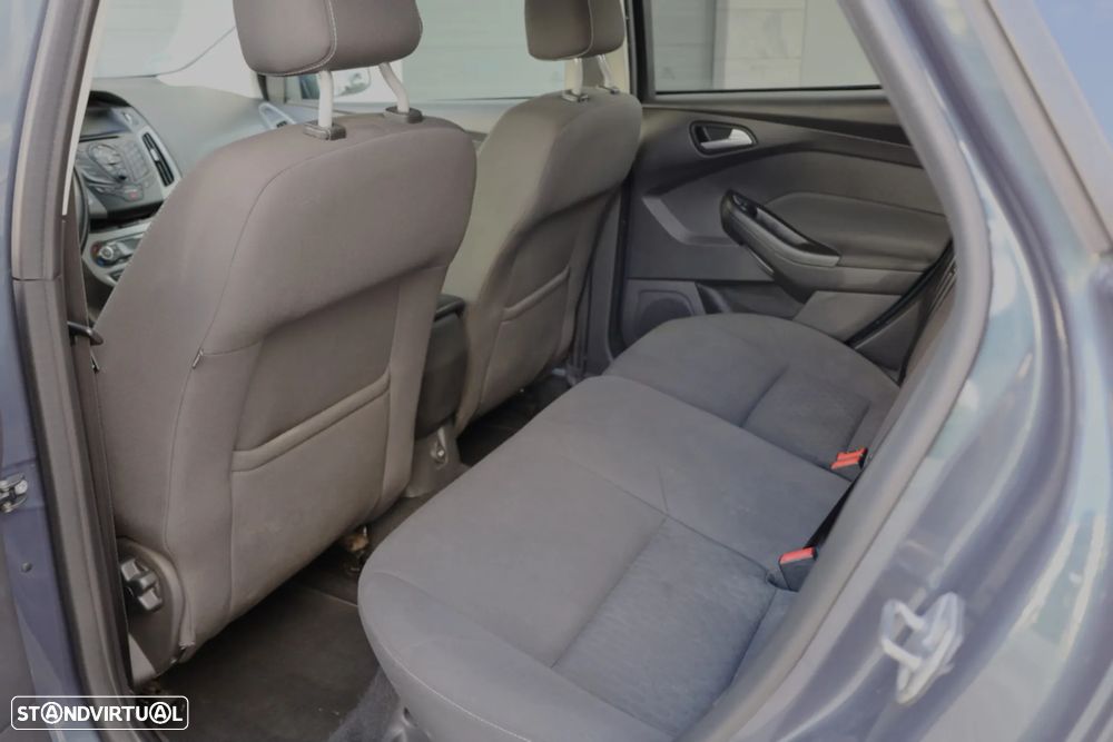 Ford Focus 1.0 SCTi Titanium - 10