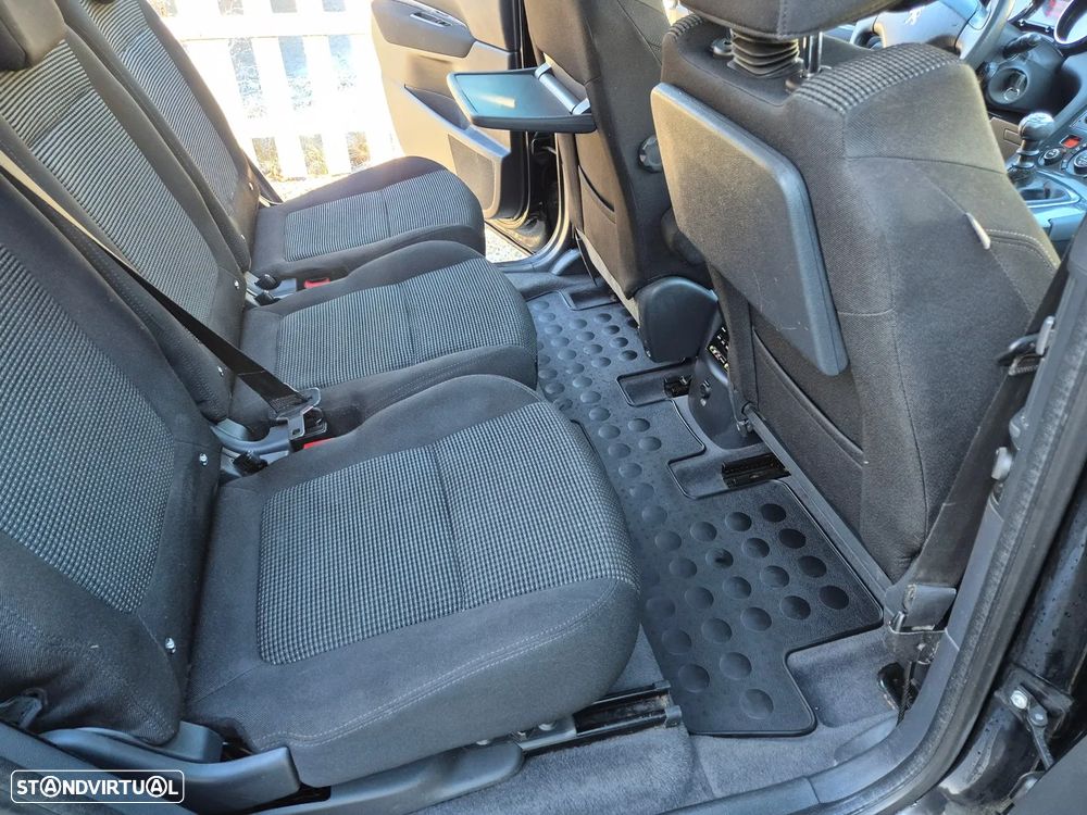 Peugeot 5008 1.6 HDi 5L Access - 2