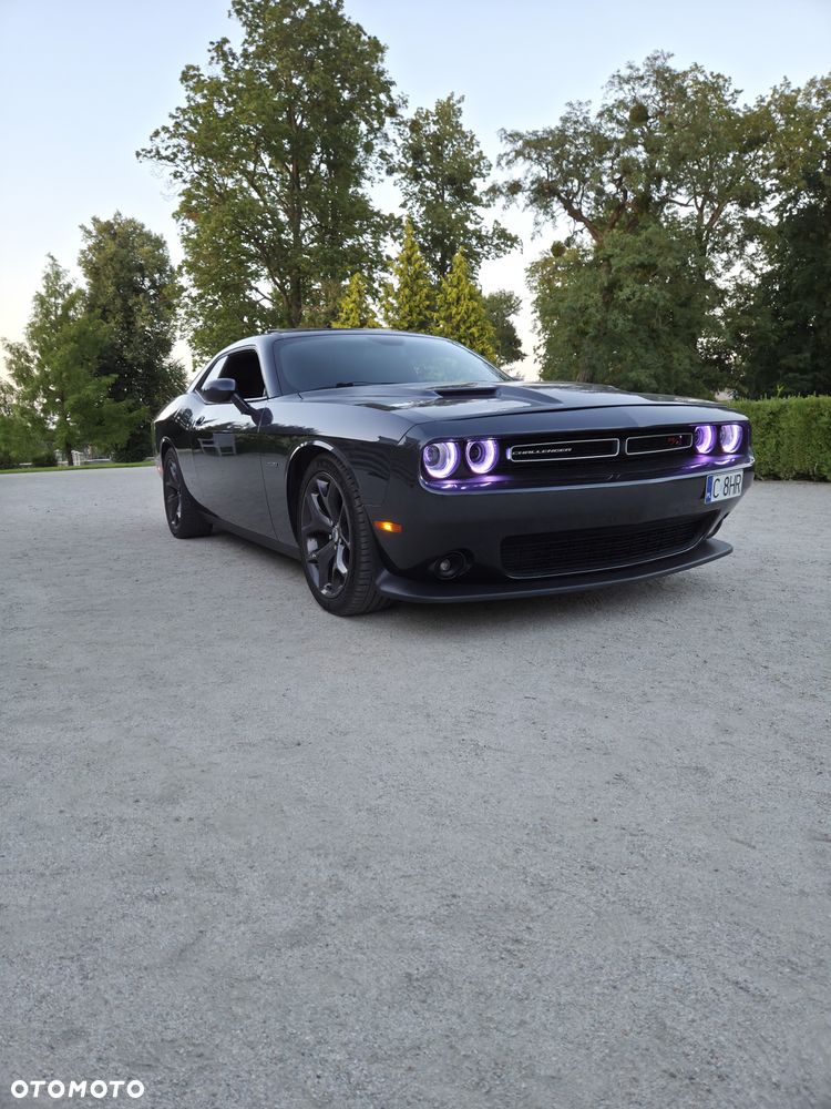 Dodge Challenger - 4