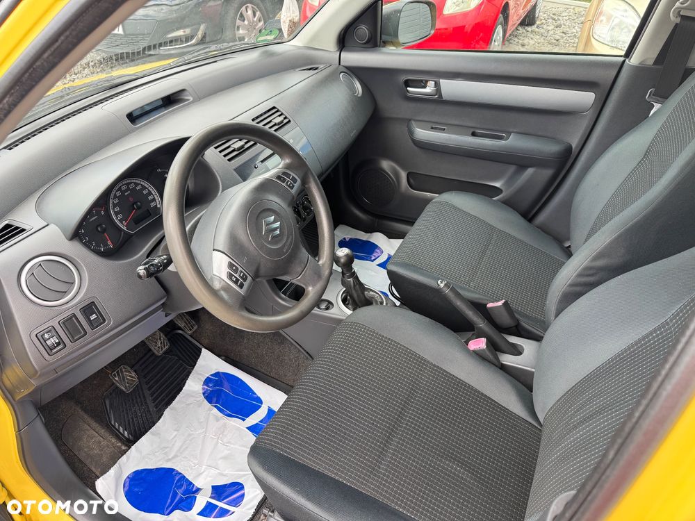 Suzuki Swift 1.3 JB Edition - 8