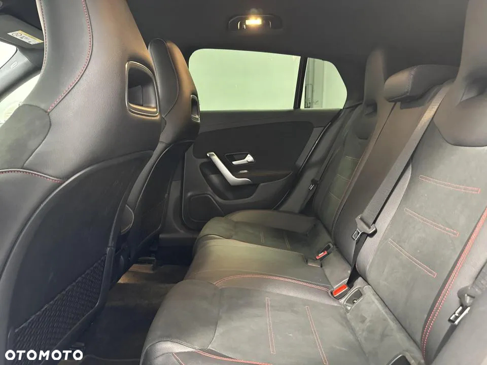 Mercedes-Benz CLA 200 AMG Line 7G-DCT - 19