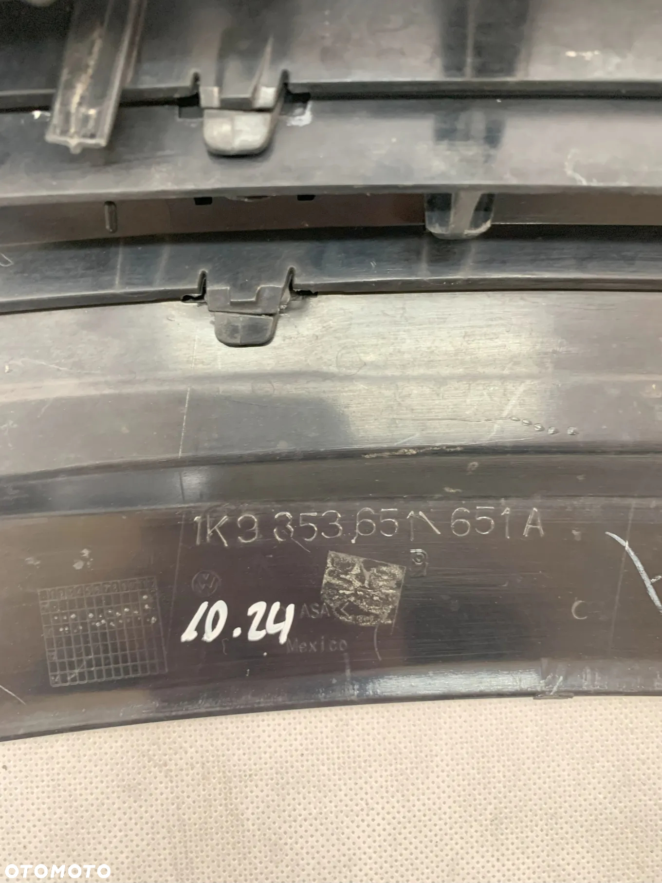 Image Volkswagen Golf 6 VI kombi Grille VW - 1K9853651