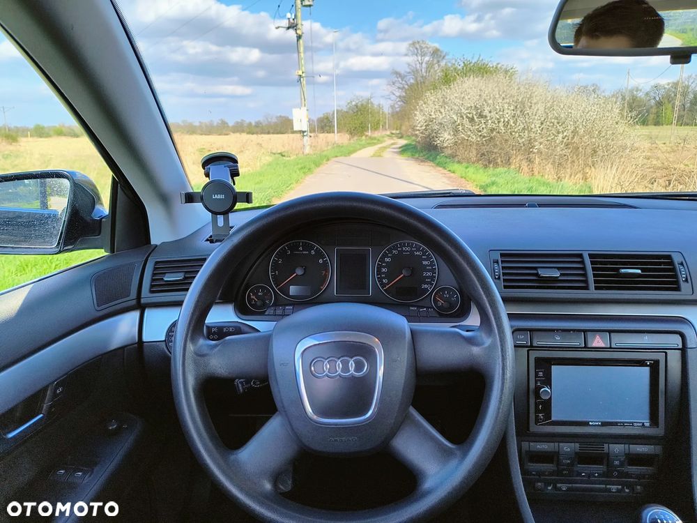 Audi A4 Limousine - 12