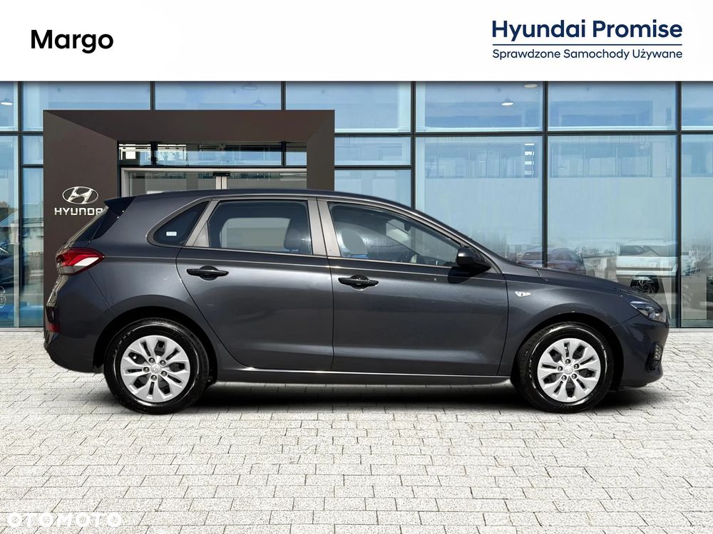 Hyundai i30 1.5 DPI Classic + - 10