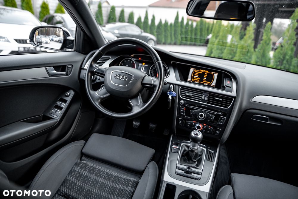 Audi A4 Avant 2.0 TFSI quattro S line Sportpaket - 23