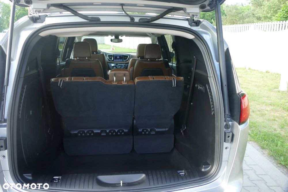 Chrysler Pacifica - 27