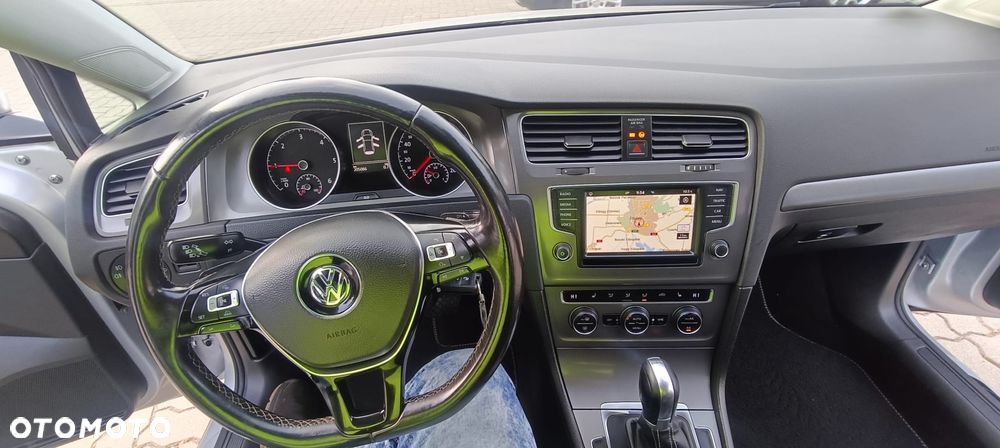 Volkswagen Golf 2.0 BlueTDI DSG Comfortline - 3