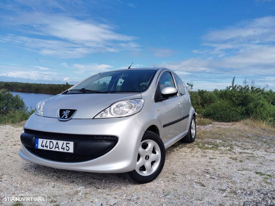 Peugeot 107 1.0 Urban - 1