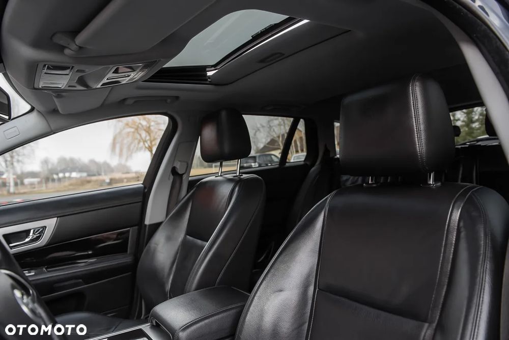 Jaguar XF 2.2 D Luxury - 19