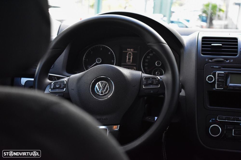 VW Jetta 1.6 TDi Highline - 7