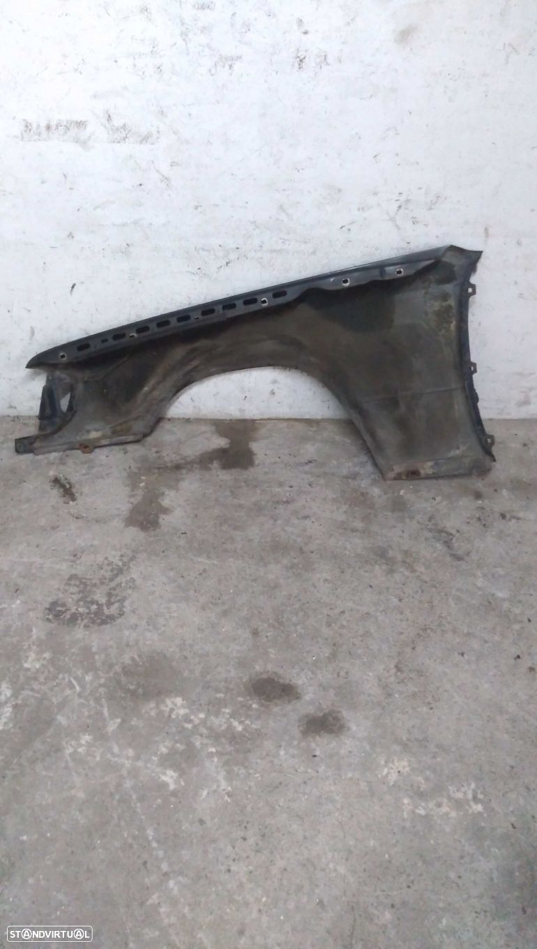 Guarda Lamas Dto Mercedes-Benz 200 - 300 D (124) - 4