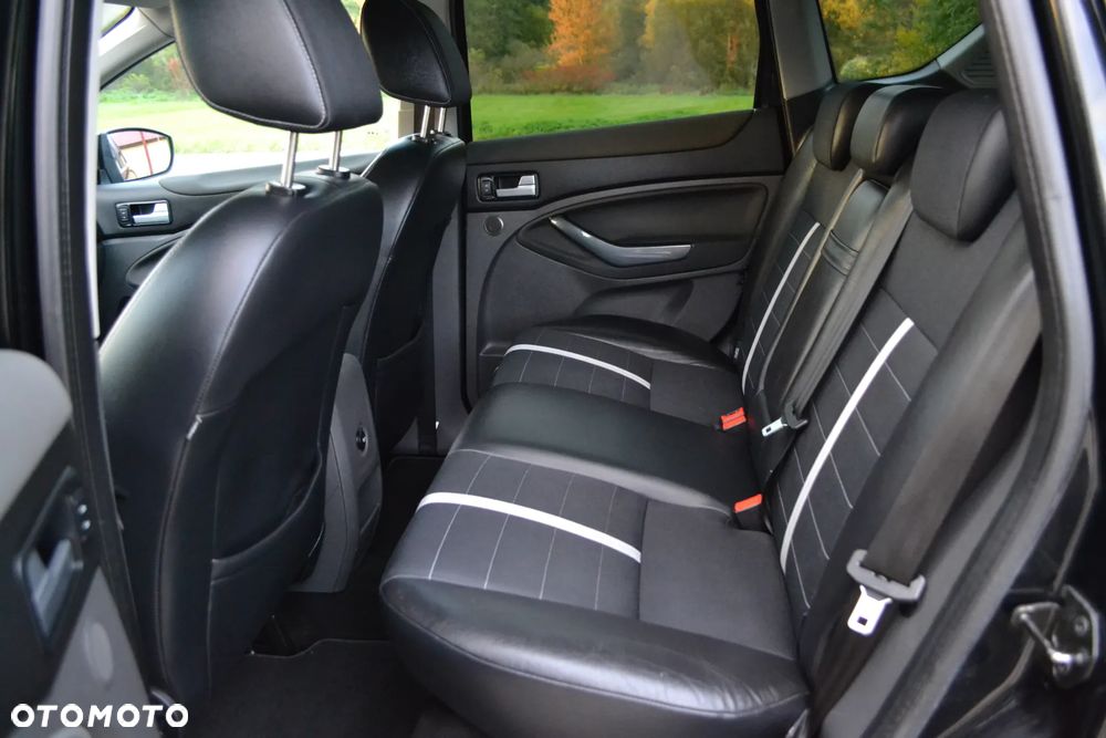 Ford Kuga 2.5 4x4 Titanium - 21