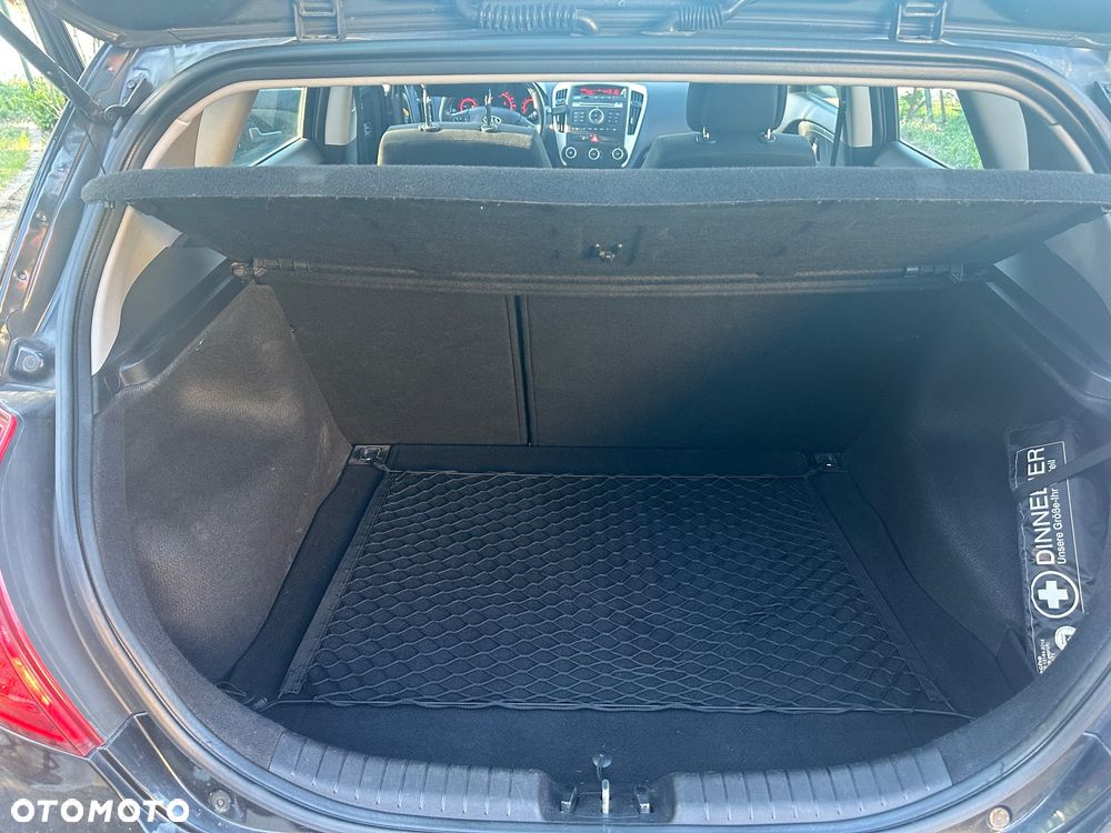 Kia Ceed - 10
