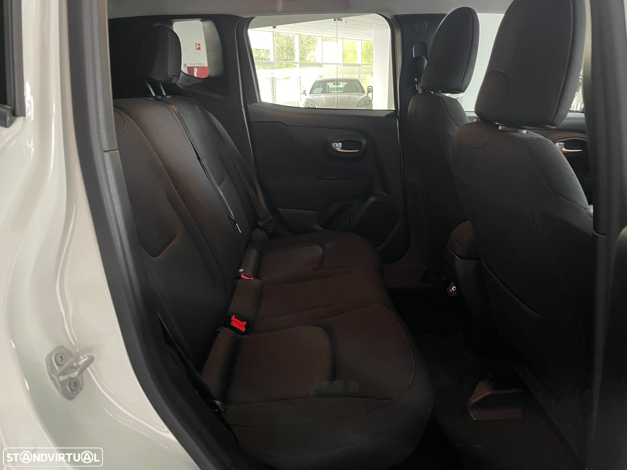 Jeep Renegade 1.0 T Limited - 24