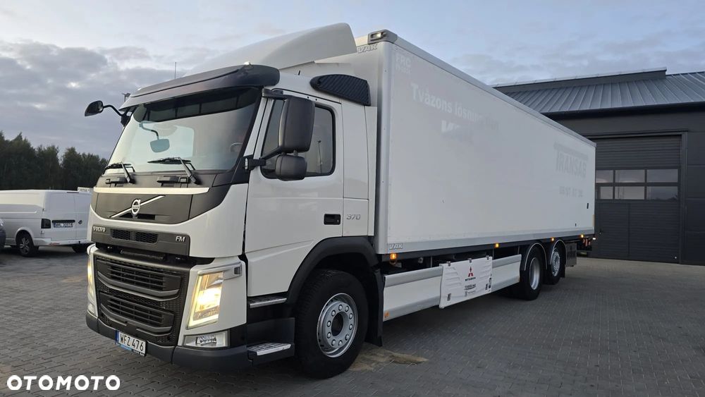 Volvo FM 370 Euro 6 6x2 długa 9.3m 22 palety! super stan! niski przebieg! świeży import! - 2