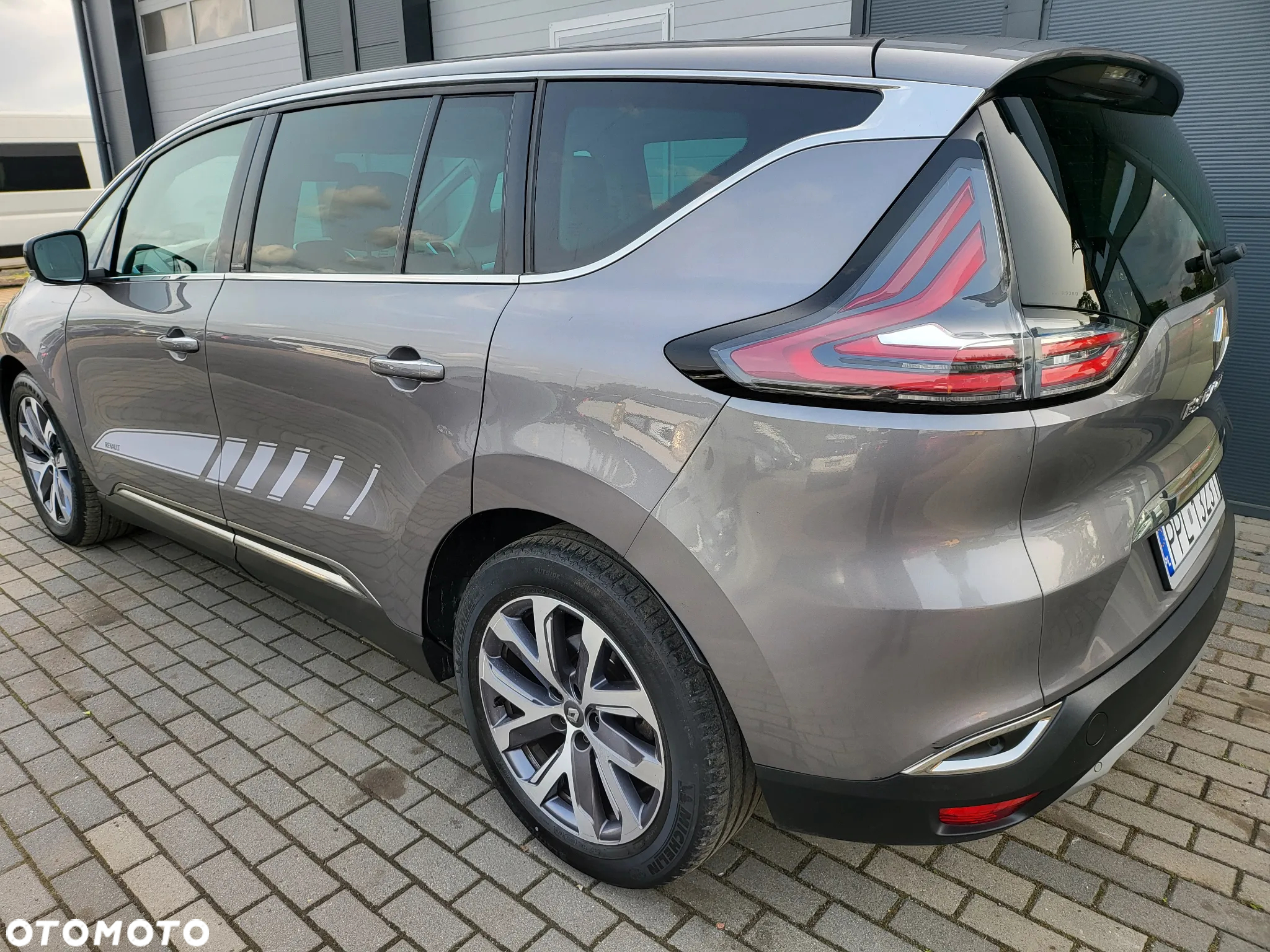 Renault Espace 1.6 dCi Energy Initiale Paris EDC 7os - 31