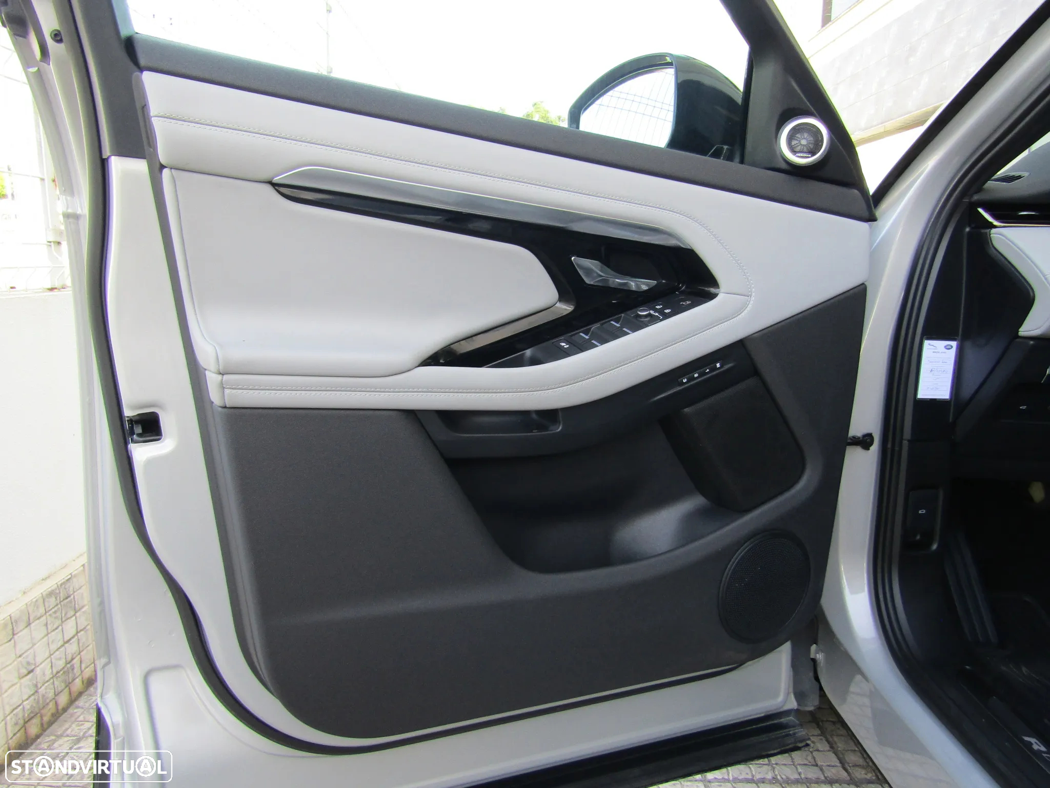 Land Rover Range Rover Evoque 2.0 D200 AWD R-Dynamic Auto - 12