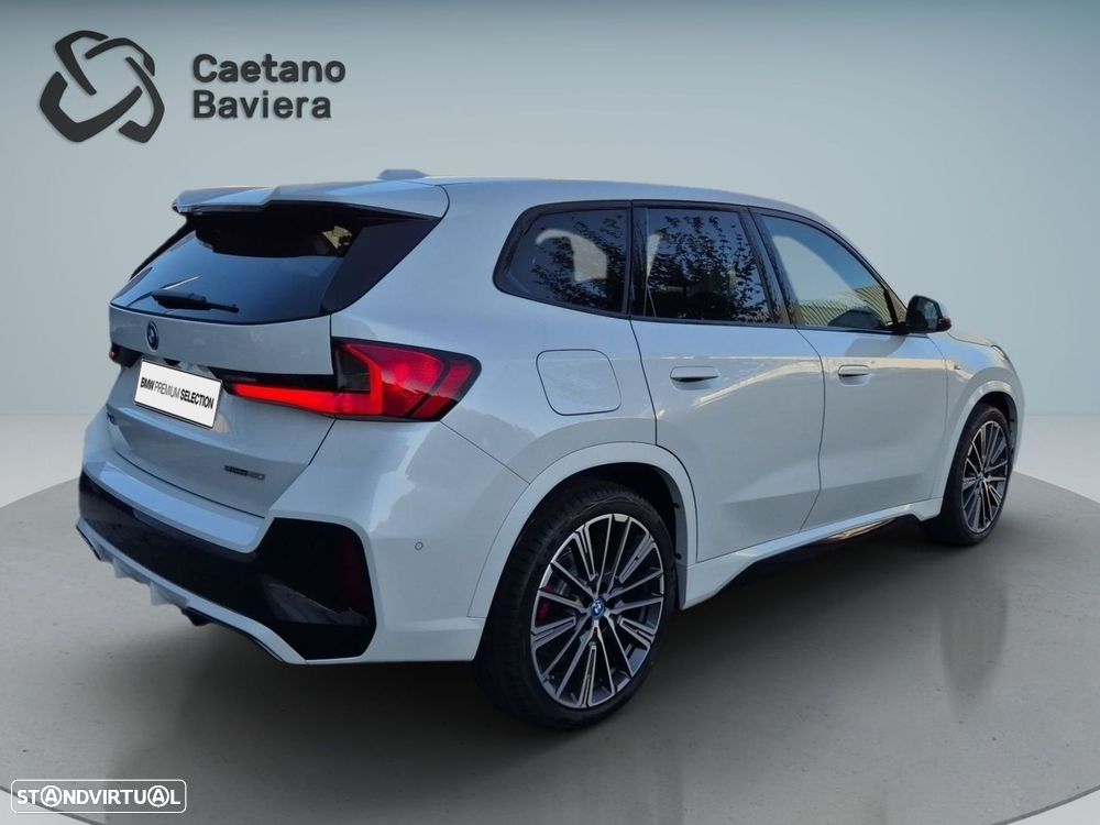 BMW iX1 eDrive20 Pack Desportivo M Pro - 7