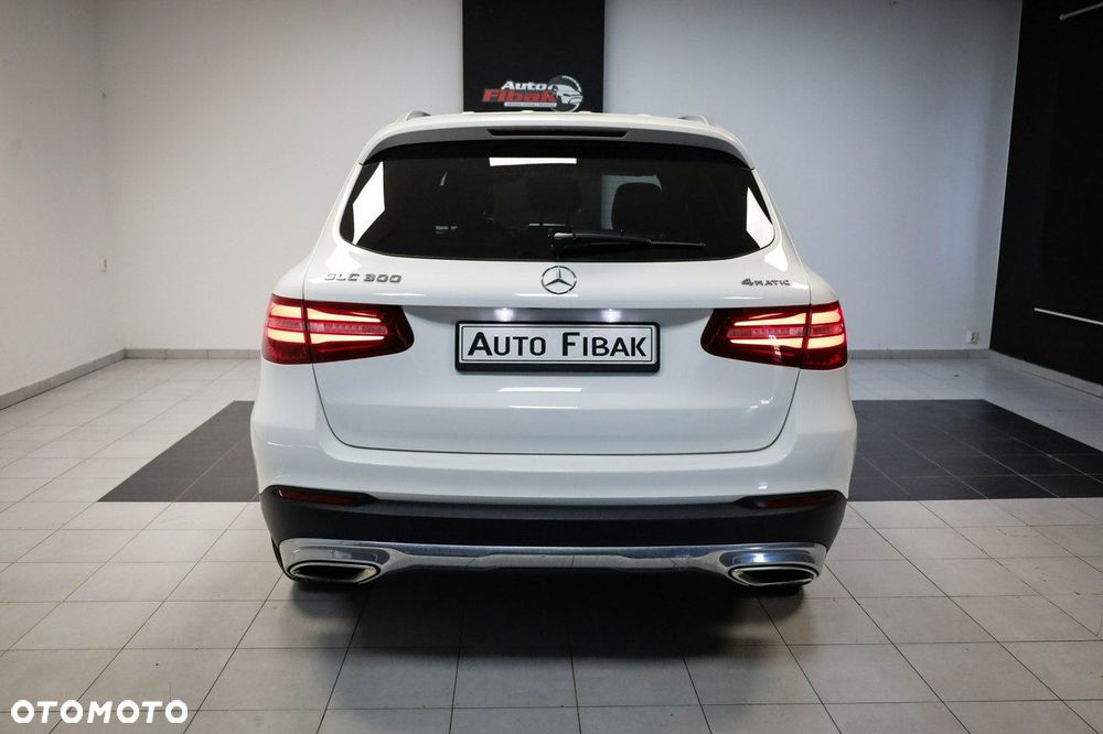 Mercedes-Benz GLC - 12