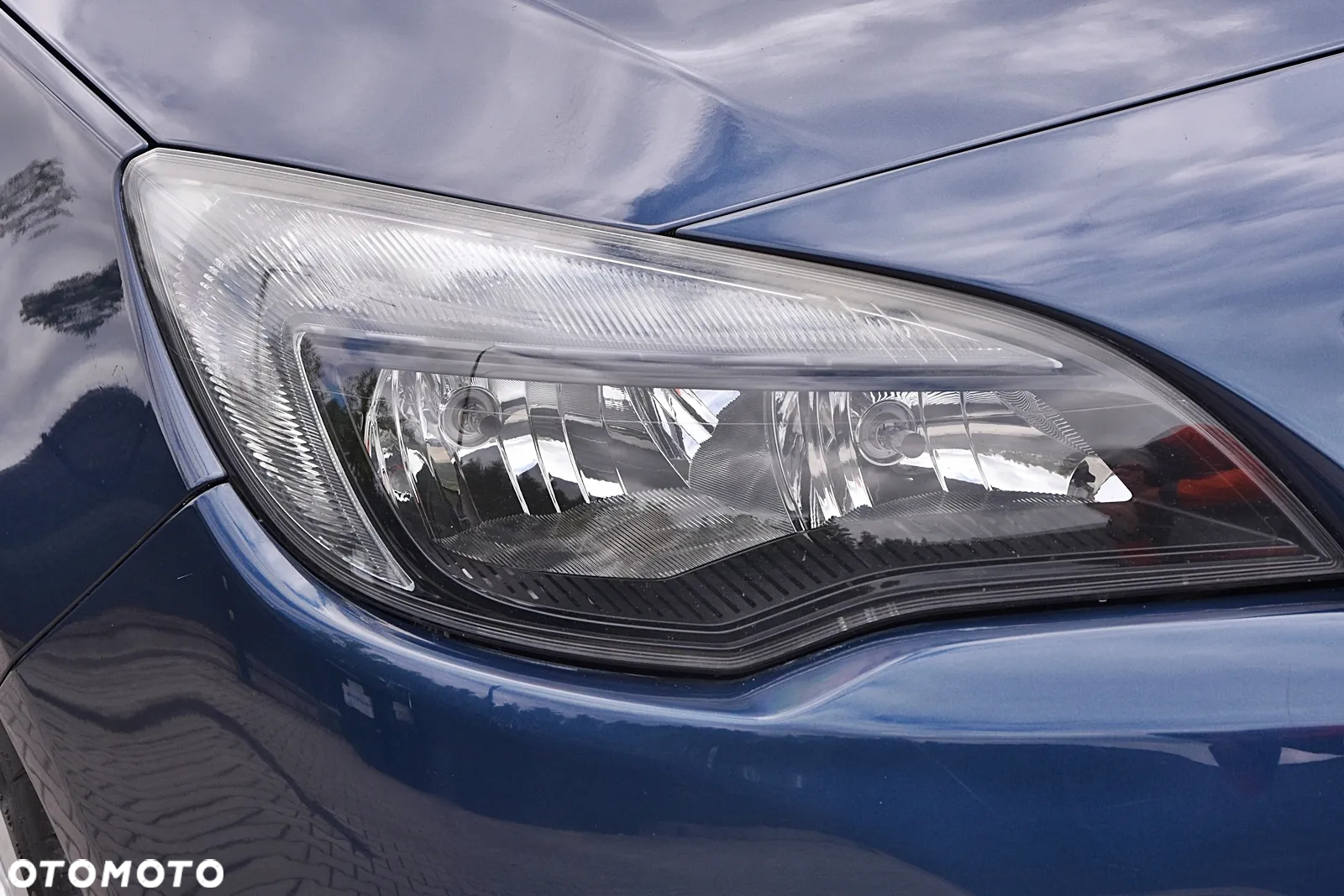 Opel Astra 1.6 Turbo Cosmo - 35