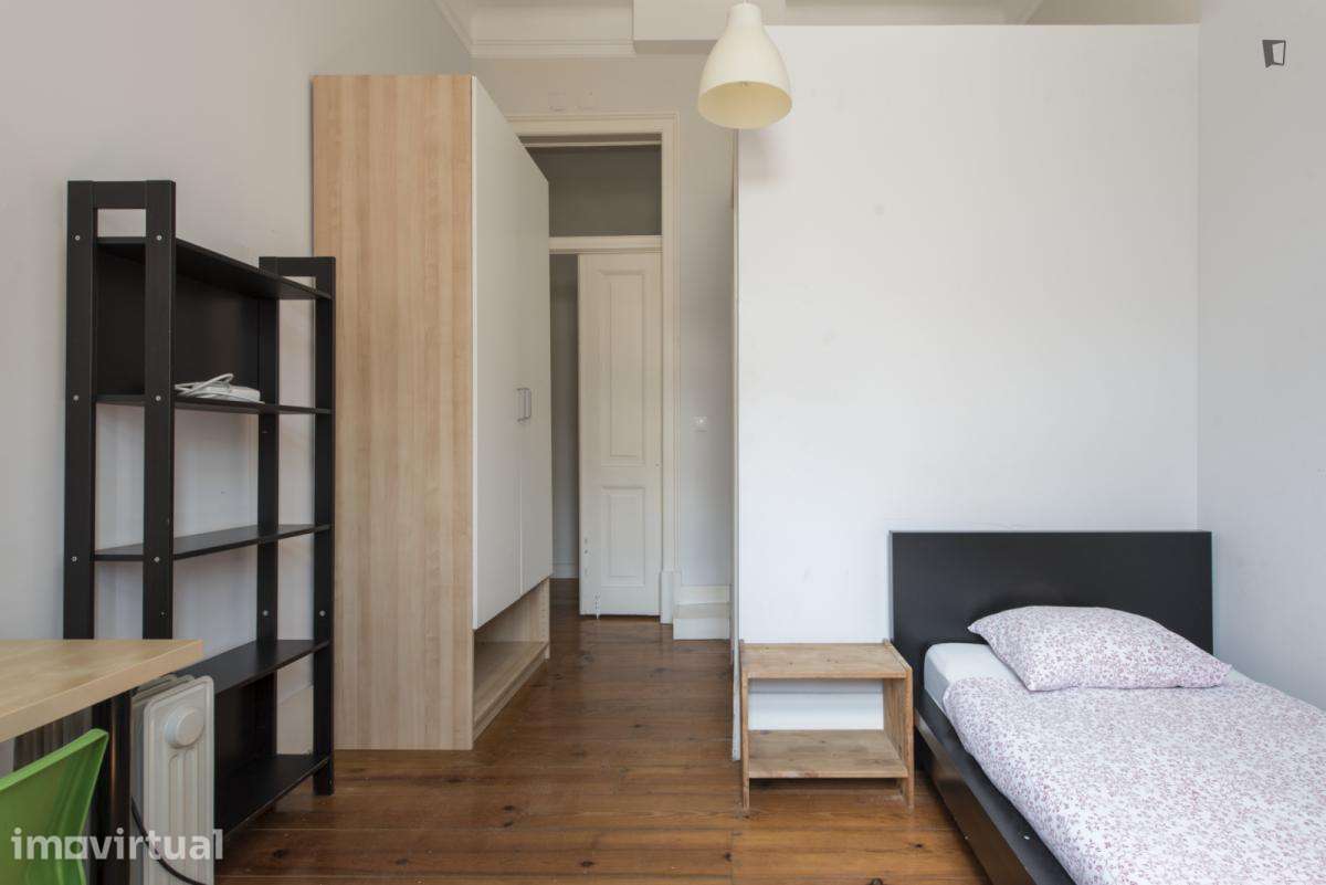 Quarto - localizado em Intendente Lisbon - Grande imagem: 2/18