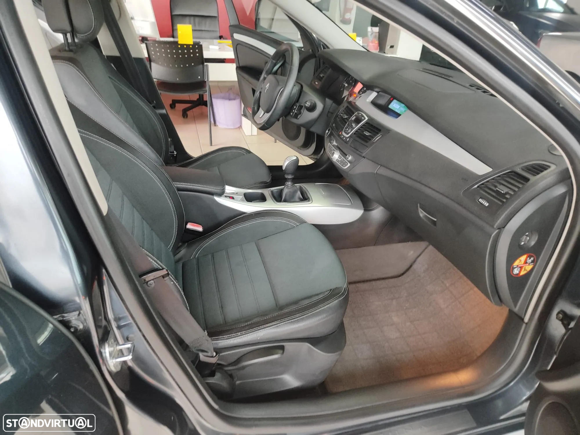 Renault Laguna Break 1.5 dCi Dynamique S - 16