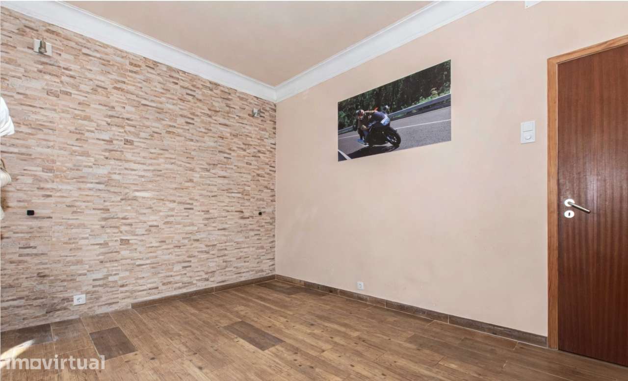 Apartamento T2 na Penha de França em prédio com elevador - Grande imagem: 2/19